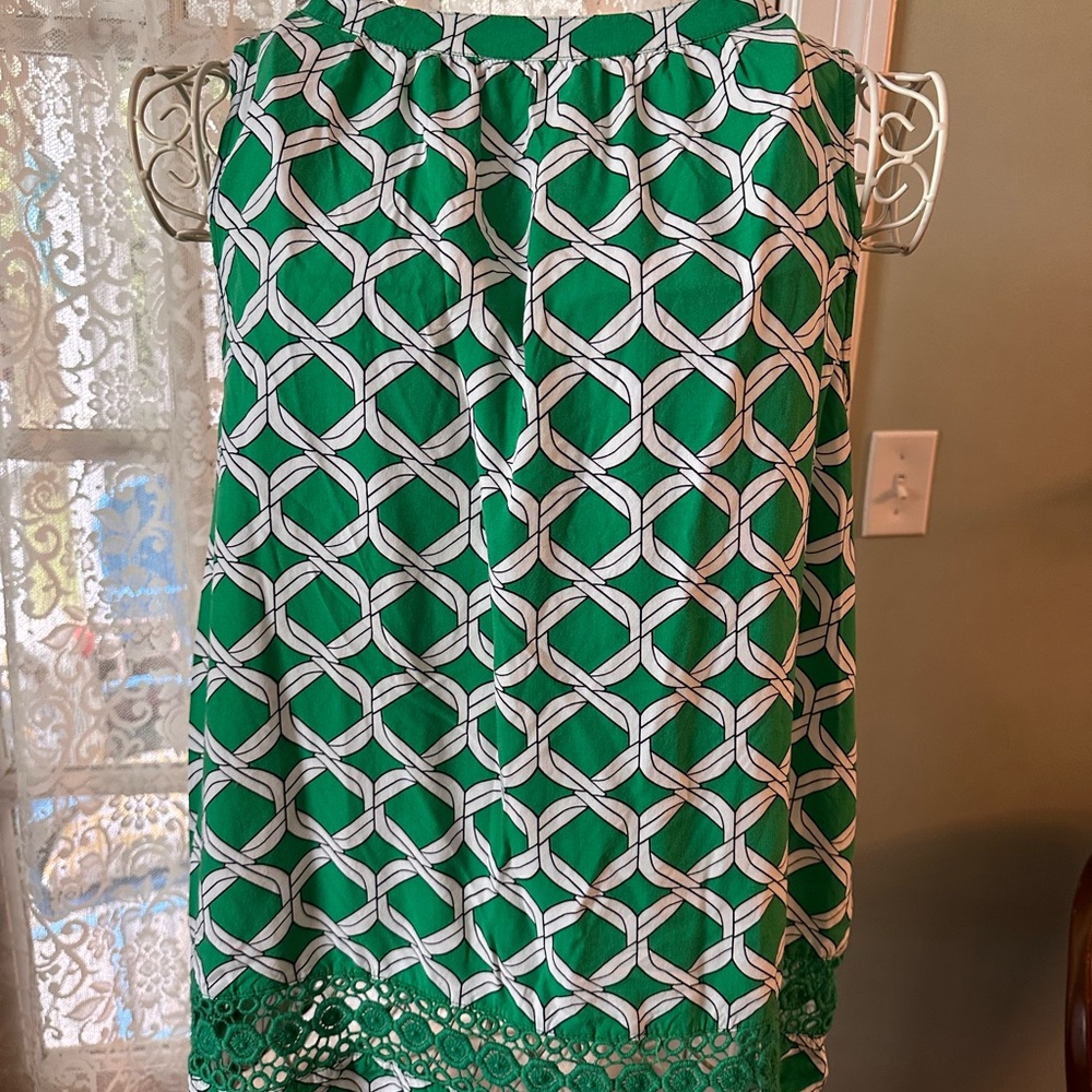 Crown & Ivy Green Sleeveless Tie Front Blouse - Picture 3 of 3